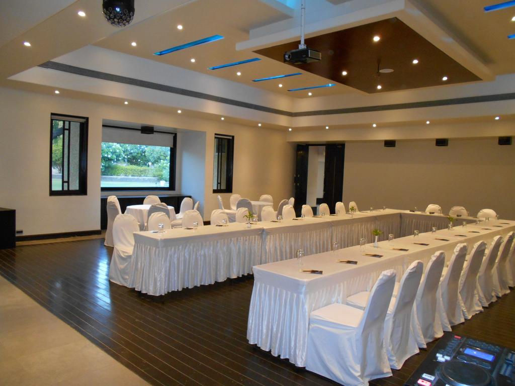 The Meadows Resort And Spa Aurangabad  Zewnętrze zdjęcie